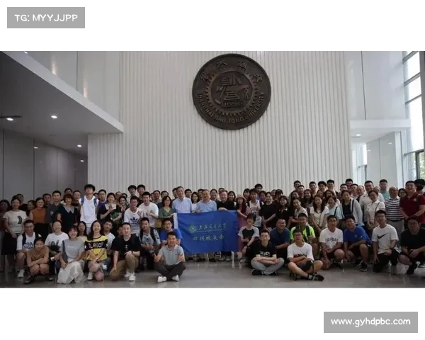 巴萨队徽演变中支持者身份认同的动态更新与情感延续机制研究